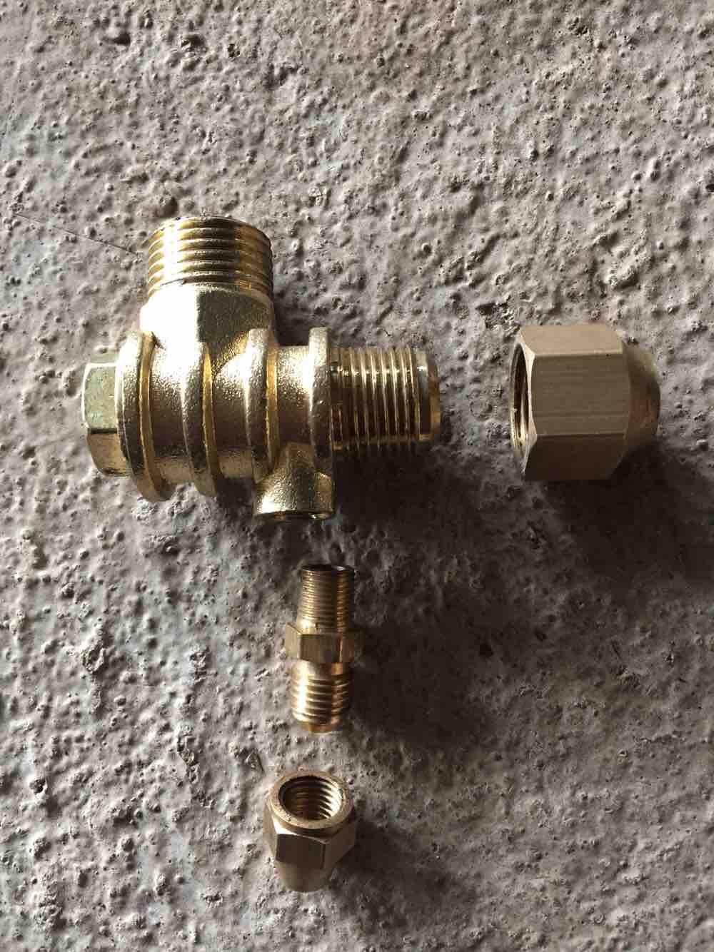 Van 1 chiều có ren nối (Vàng) dùng cho máy nén khí