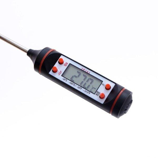 Nhiệt kế đo nhiệt độ nước để pha sữa cho bé