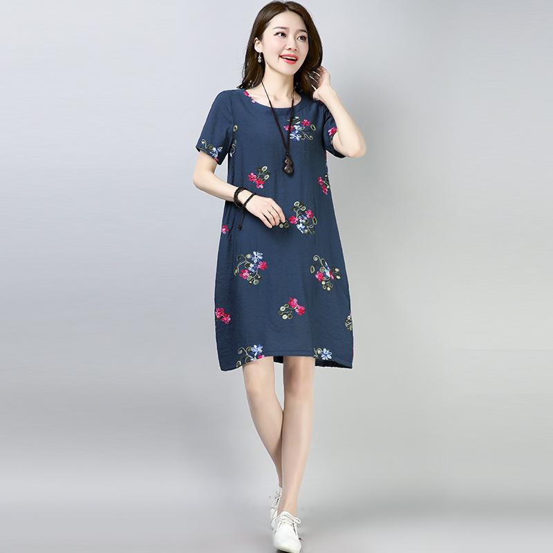 Đầm suông thêu hoa