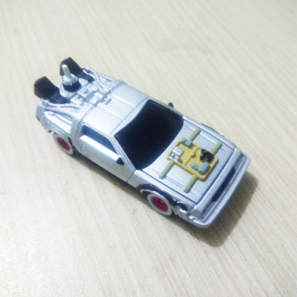 Xe mô hình Tomica Dream DeLorean 146