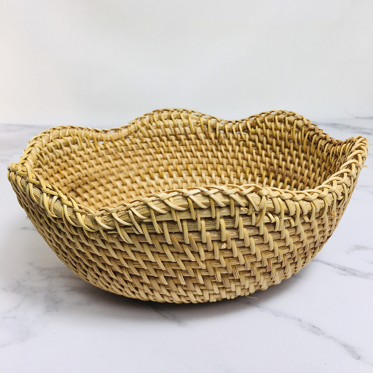 Rổ đựng đồ đa năng có vành lượn sóng size nhỏ - chất liệu mây tre đan - hàng thủ công mỹ nghệ cao cấp