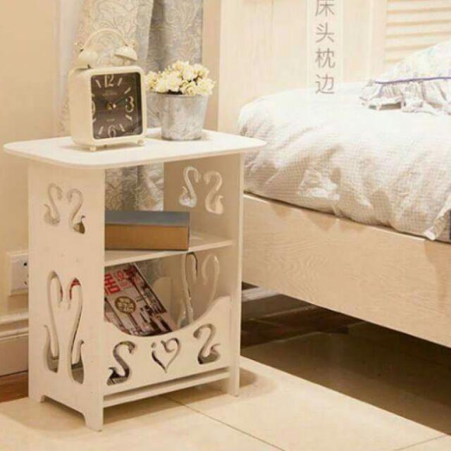 Kệ bàn để đầu giường 3 tầng họa tiết thiên nga - K33