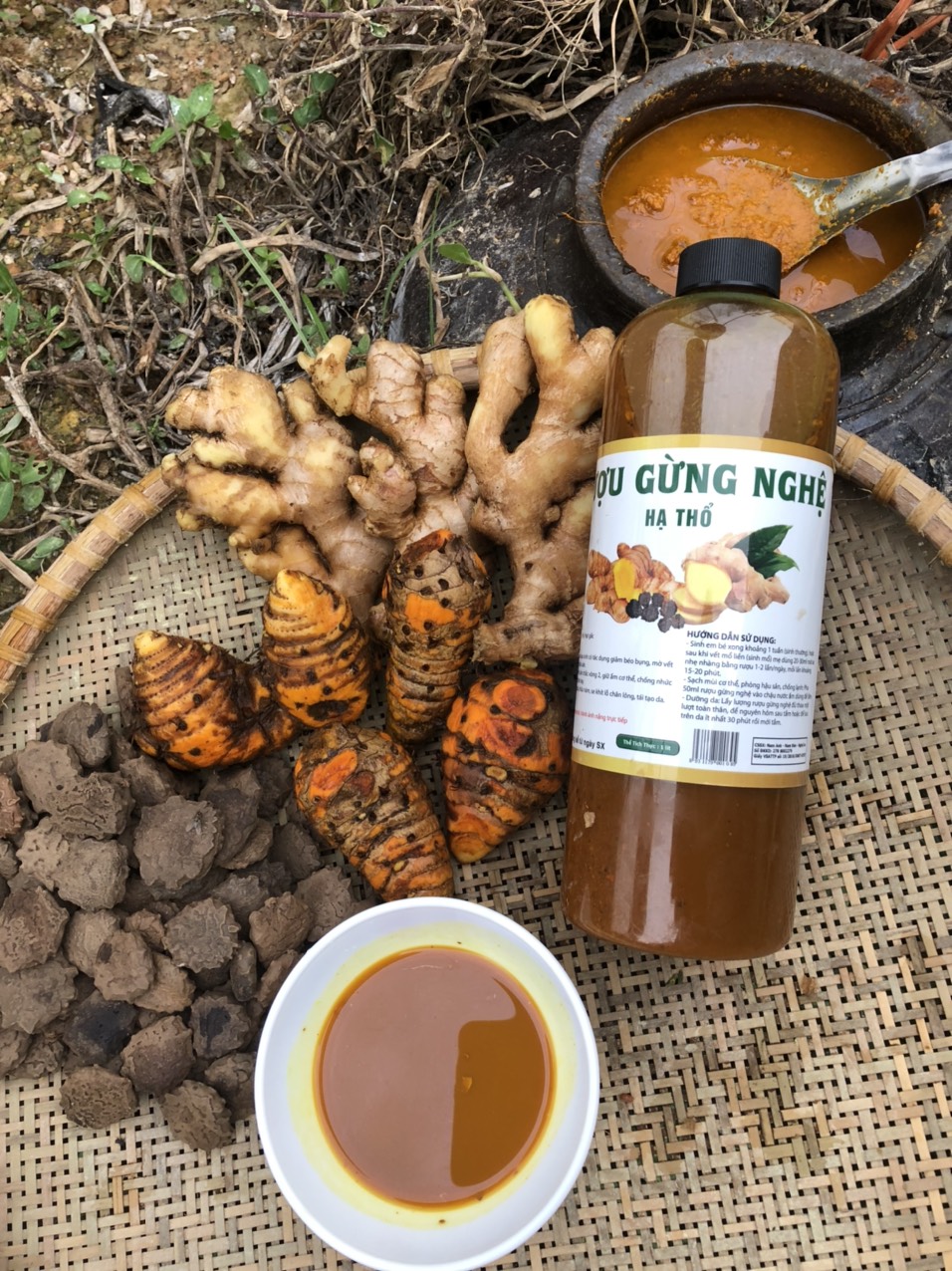 Rượu gừng nghệ hạ thổ cho mẹ sau sinh