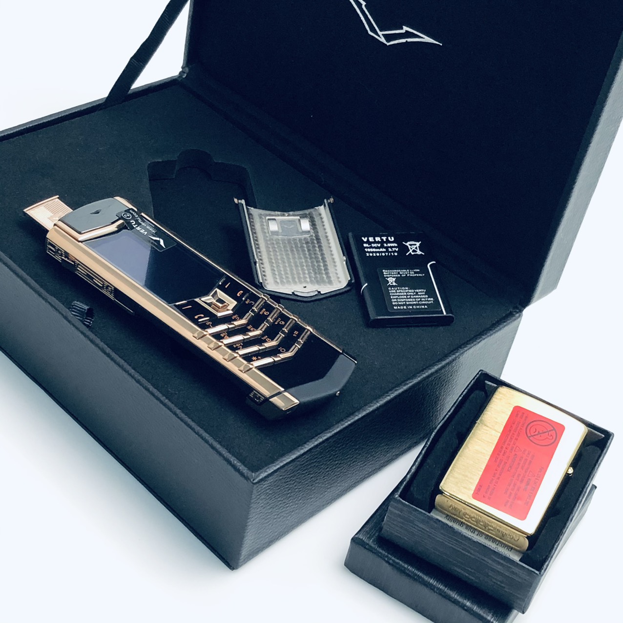 Điên thoại doanh nhân siêu sang, điện thoại được làm bằng hợp kim nguyên khối phối da cao cấp, dòng 1 khay sim nhập khẩu fullbox , tặng kèm zippo cao cấp-điện thoại vetu giá rẻ