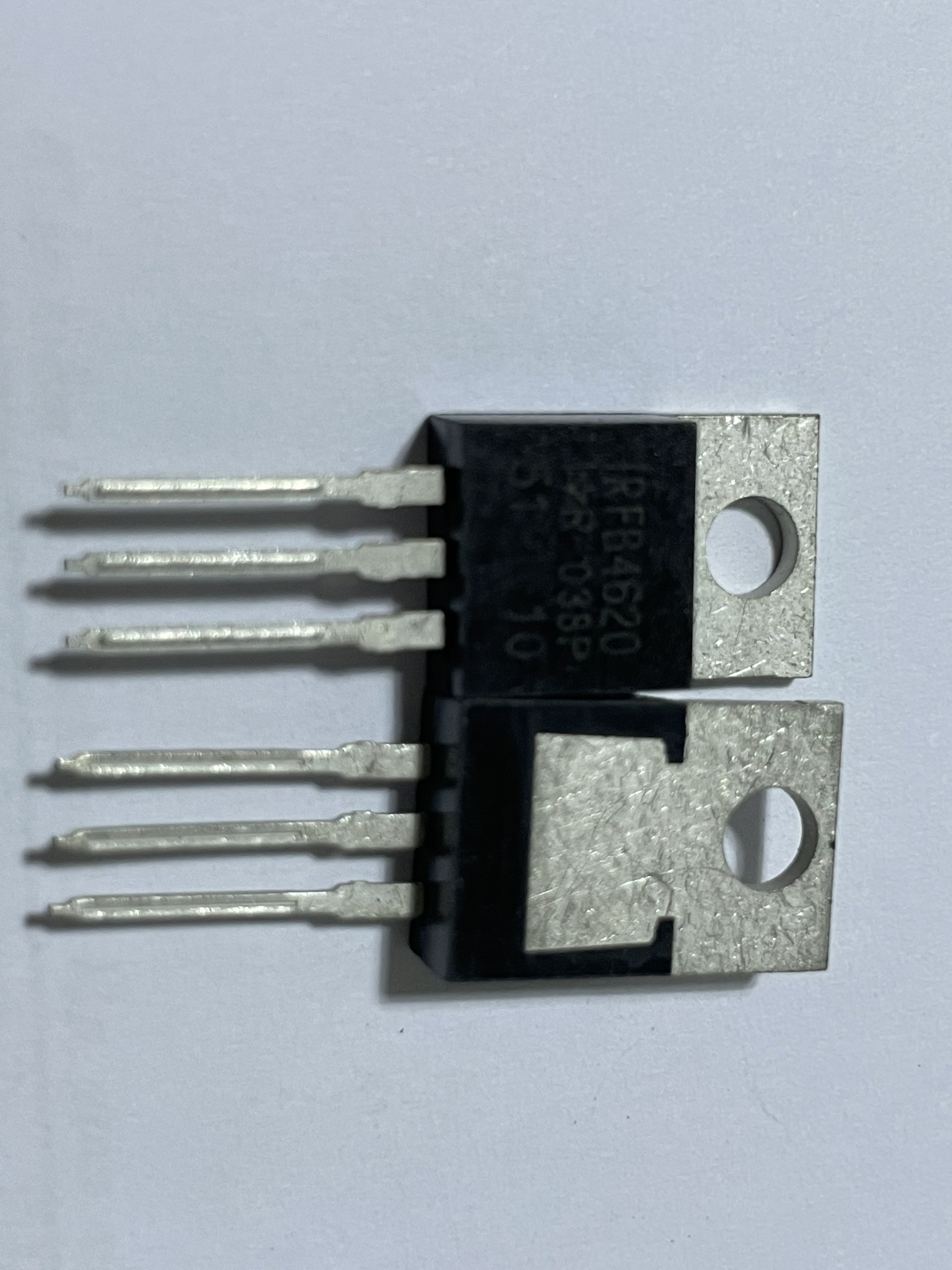 Combo 2 chiếc irfb4620 mosfet kênh n 200v/25a to-220c