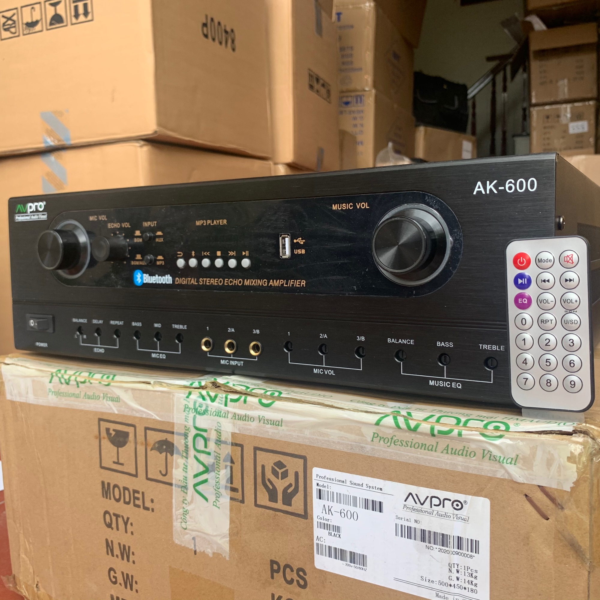 Đẩy liền vang AVPRO AK 600 - Đánh siêu lực, chống hú, có Bluetooth, cổng quang