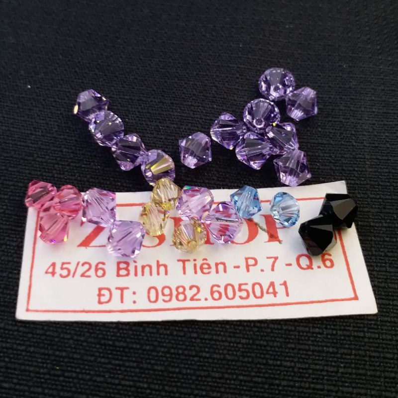 01 hạt nón 4 ly pha lê swarovski có nhiều màu lựa chọn