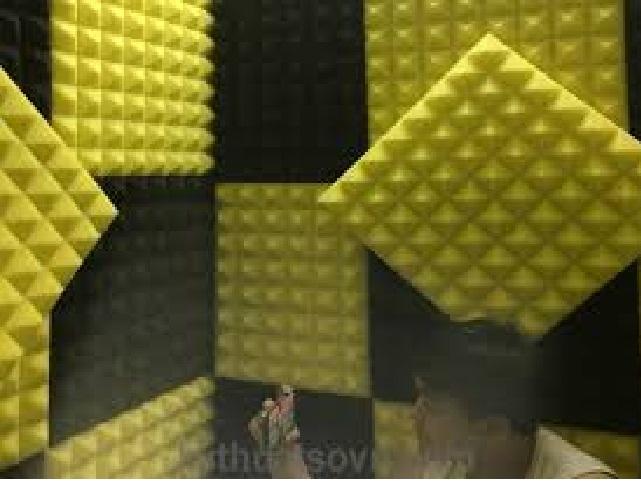 10 Tấm mút xốp tiêu âm hình Kim tự tháp. nhiều màu - KT 50x50x5cm