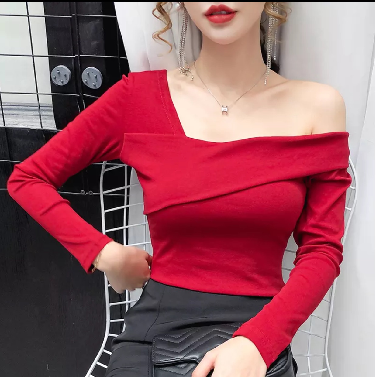 Áo kiểu nữ tay dài lệch vai . Chất thun thái cao cấp co giãn. Phom 40-55 ký nang vừa