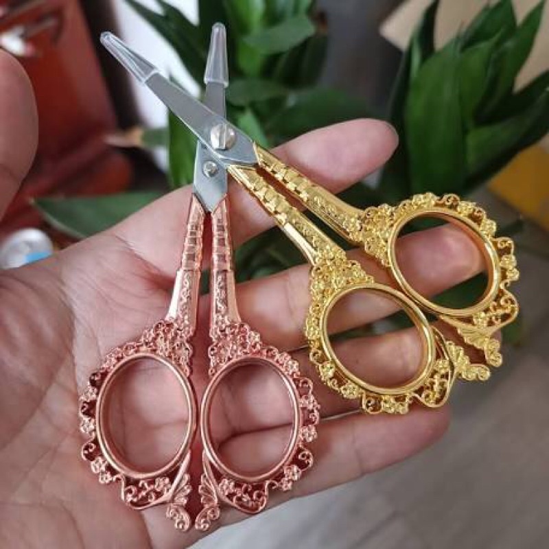 Kéo Hoàng Cung cắt phom móng siêu bén sang xịn