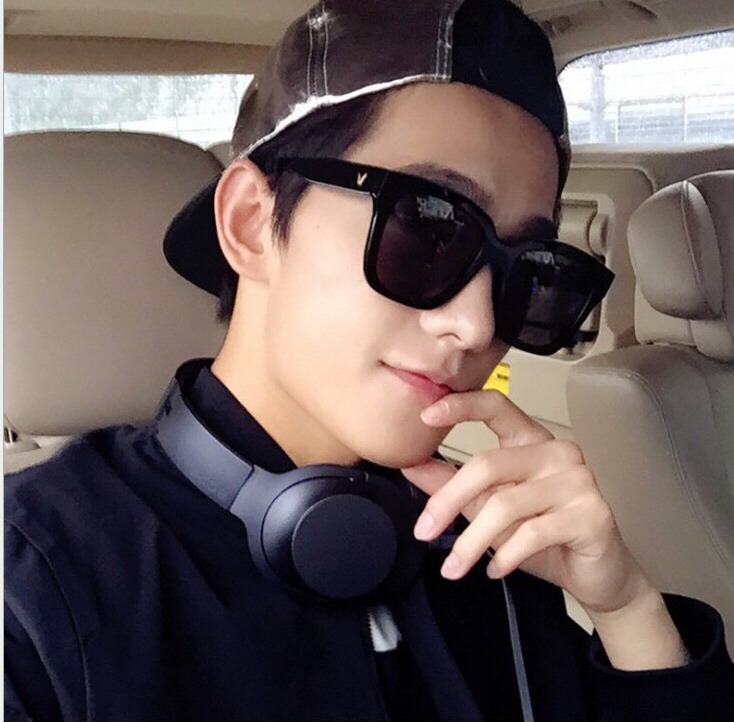 ❤[CỰC ĐỘC CỰC HIẾM ] ❤ KÍNH V TÂY ĐEN - KÍNH RÂM SƠN TÙNG MTP LOGO V SANG CHẢNH - SIÊU ĐẸP, SIÊU BỀN, SIÊU HOT A6