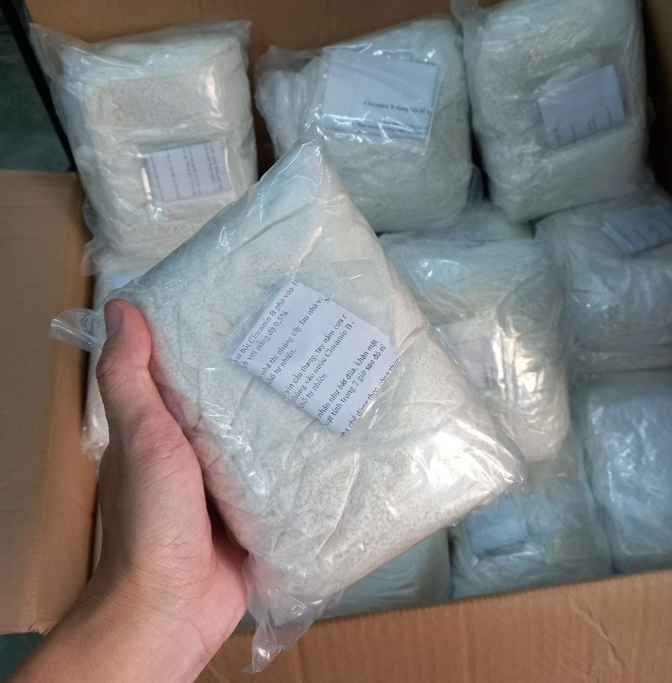 Bột Cloramin B 25% 500g tẩy diệt rong rêu trên nền xi măng, sân gạch, diệt mốc tường trần nhà