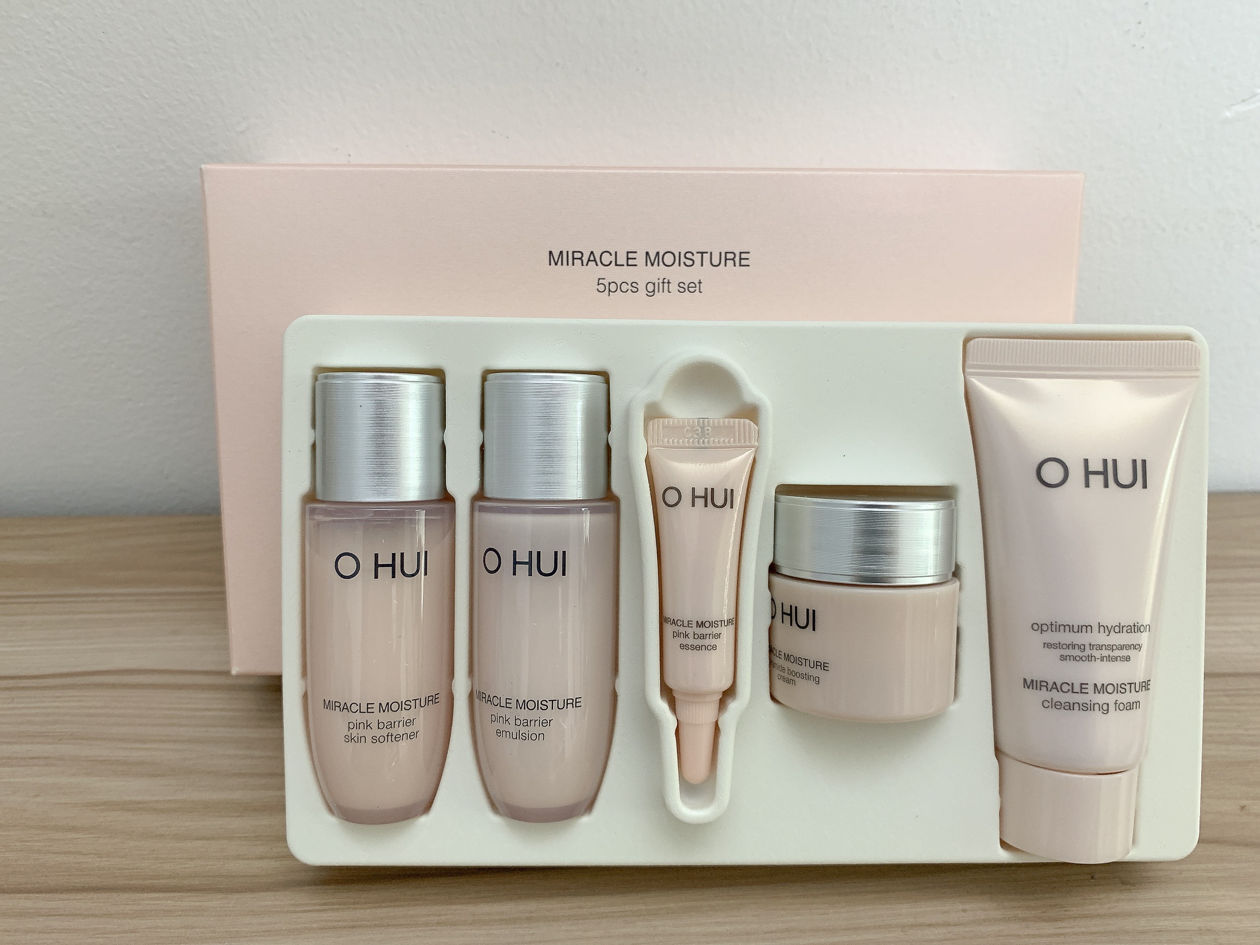 [Hàng chính hãng] Bộ dưỡng ẩm sáng hồng da OHUI Miracle Moisture 5pcs 75ml