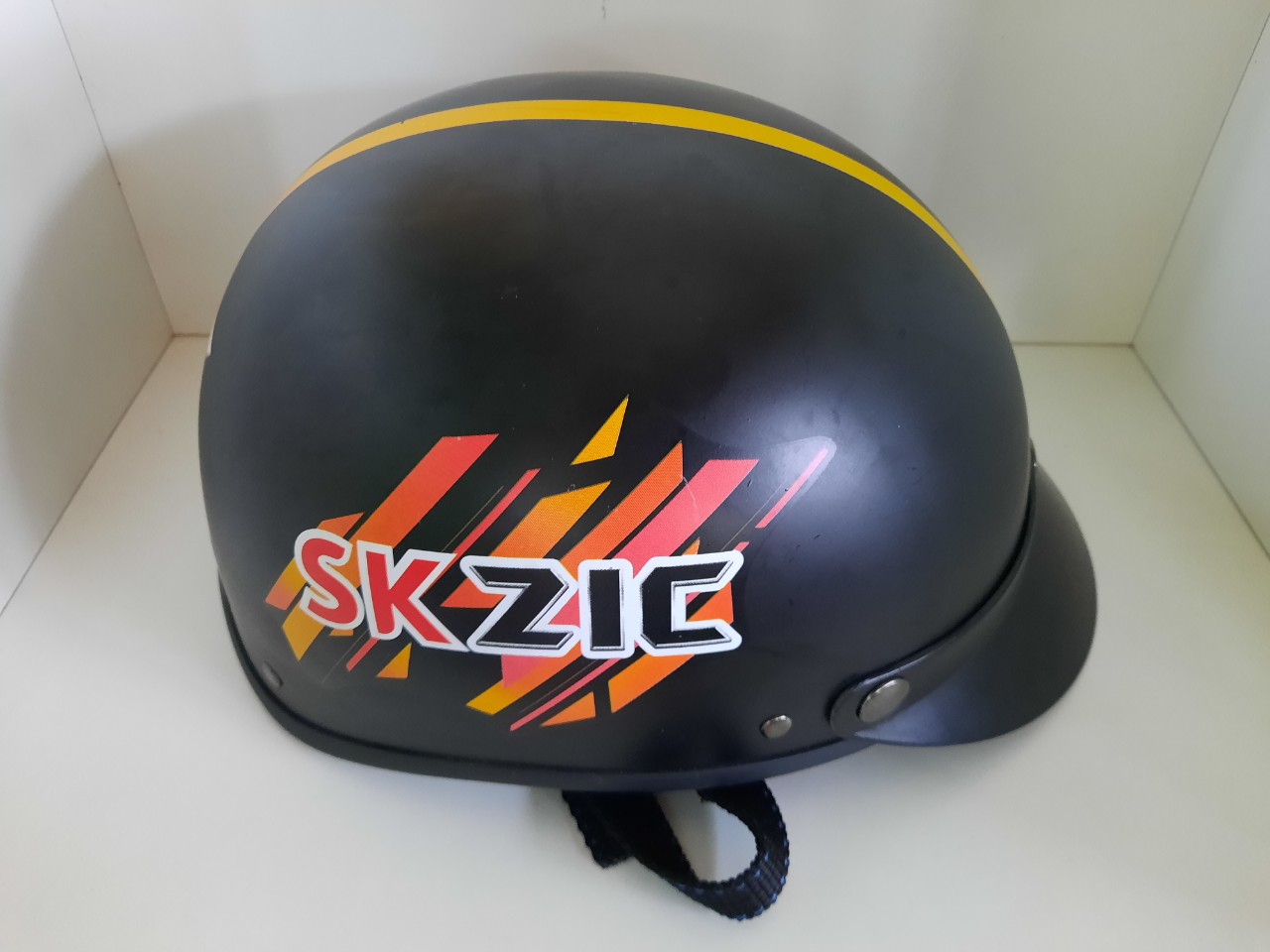 Nón bảo hiểm sk zic, nón màu đen, chất lượng cao, giá thành phù hợp, hàng khuyến mãi như cực chất, độ va đập cực tốt