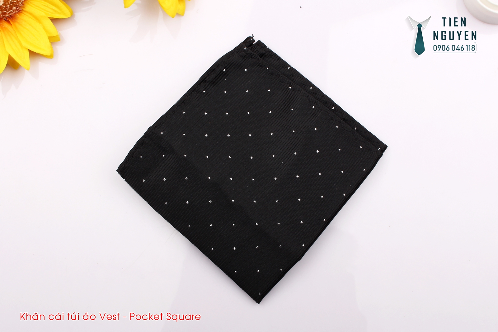 Khăn cài túi áo vest - Pocket Square - phụ kiện cài áo vest đen chấm bi