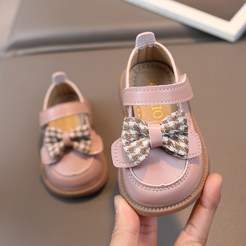 Giày bít mũi sandal cho bé gái siêu xinh đế cao su chắc chắn từ 1-5 tuổi