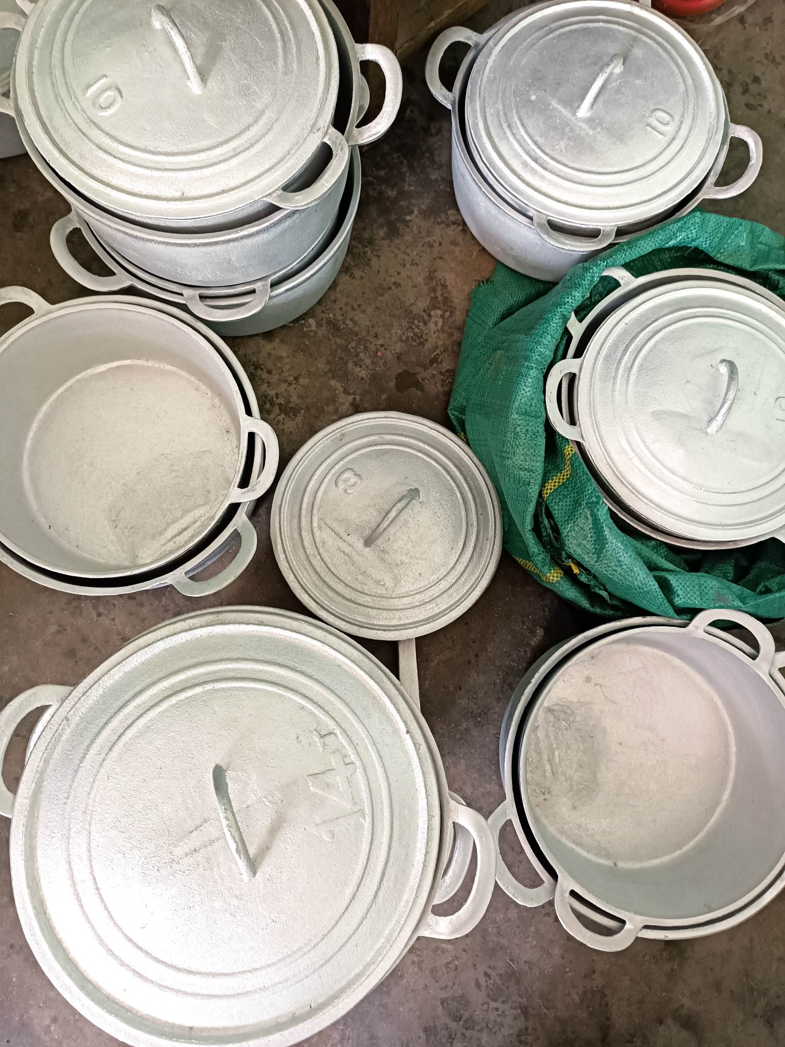 Nồi Gang đúc thủ công truyền thống