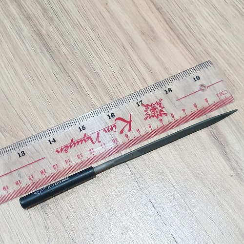[HCM]Dụng Cụ Dũa Kim Loại Đầu Tam Giác Nhọn Kích Thước 5mm x 180mm