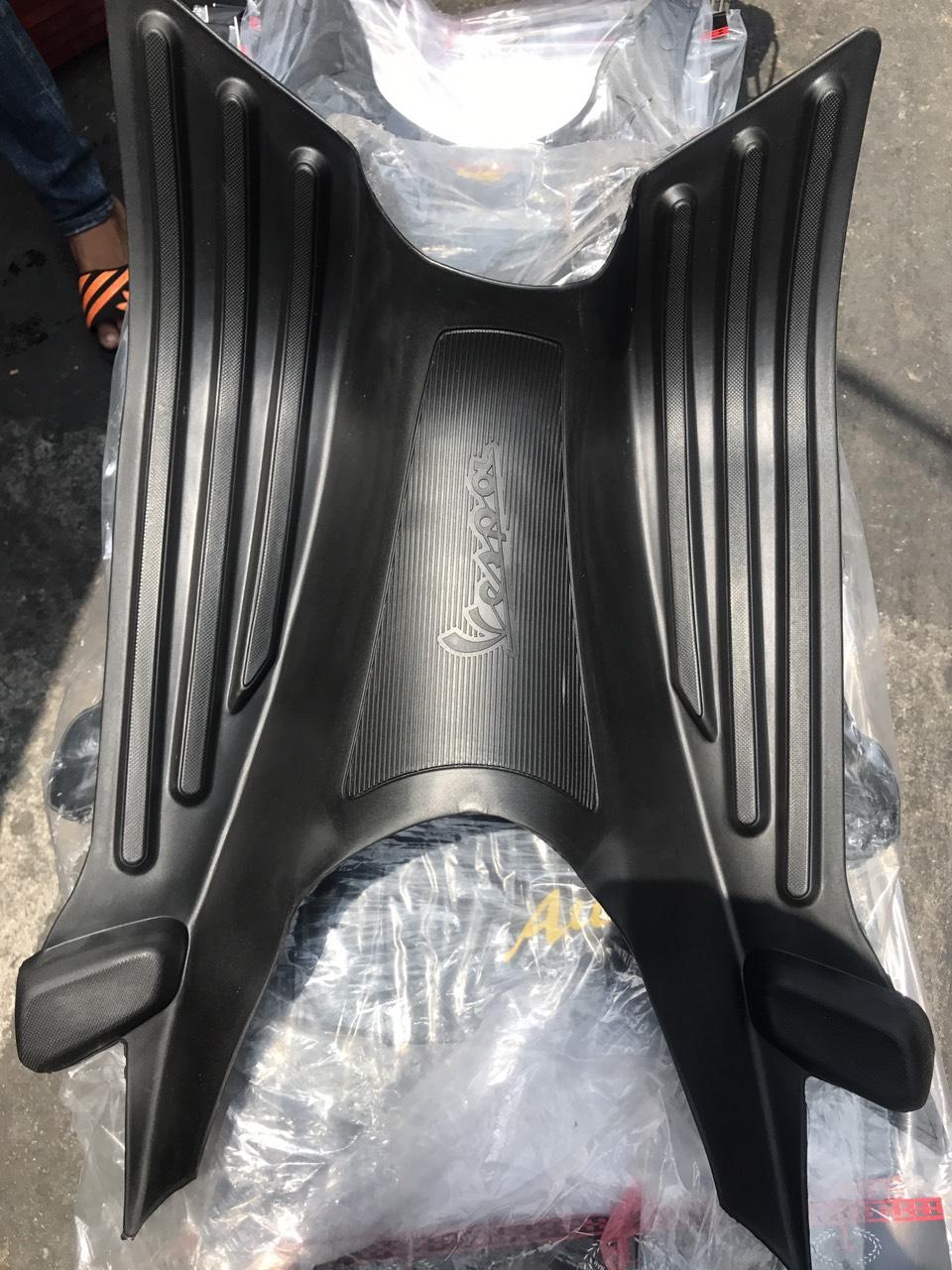 Thảm lót chân vespa