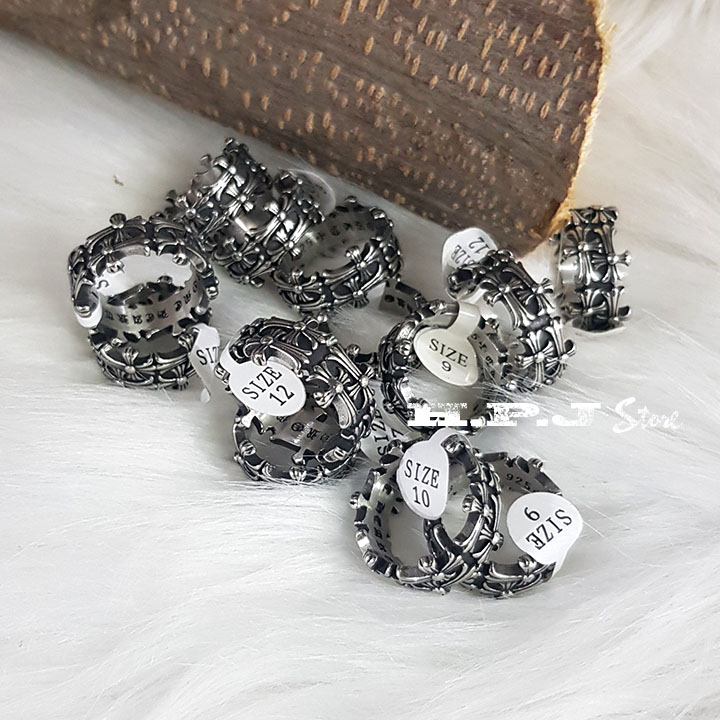 Nhẫn chromeheart thép titan thánh giá ngang.
