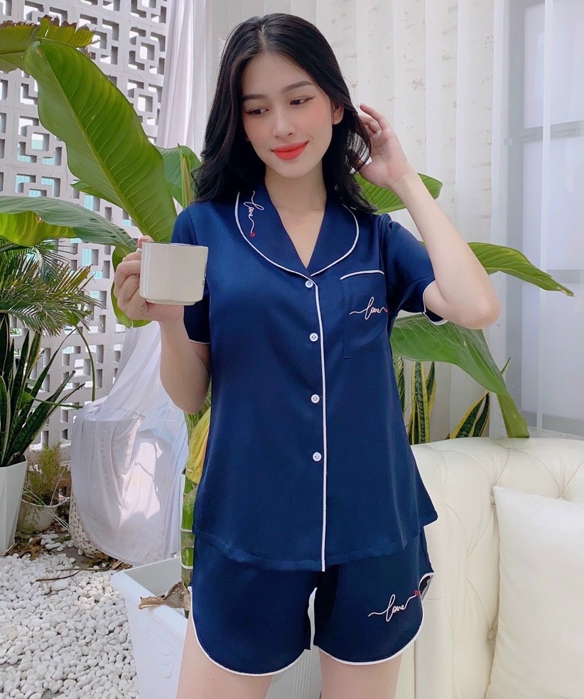 Bộ pijama lụa satin quần đùi thêu , size m-l-xl ''38kg-63kg'' quần có túi sâu