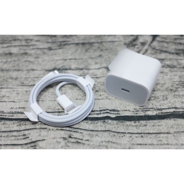 Củ sạc iphone Zin HongKong bảo hành 12 tháng tương thích các dòng máy 7/8 Plus X 11 12 13 PRO MAX