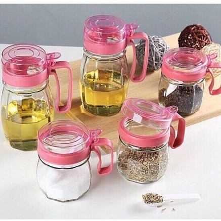 [HCM]Bộ 5 lọ thủy tinh đựng gia vị có tay cầm - Set để gia vị có tay cầm và nắp bật tiện dụng - Lọ gia vị - Hũ gia vị - Lọ gia vị
