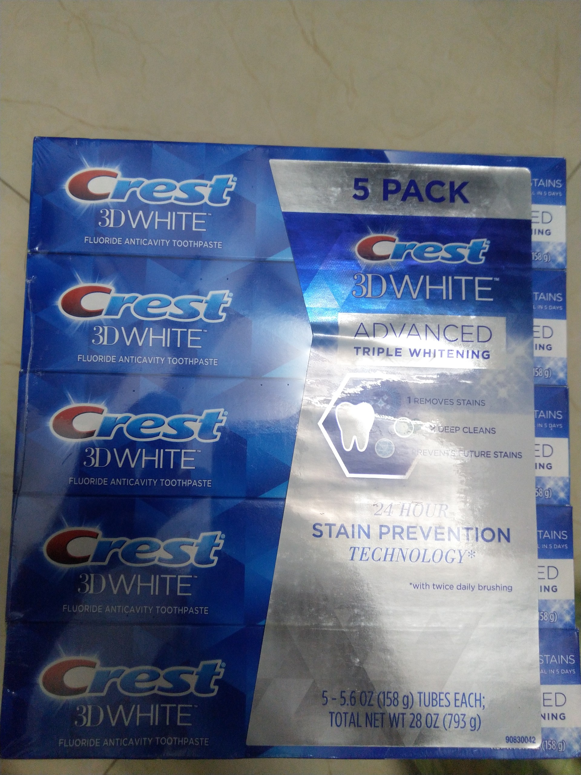 Kem đánh răng Crest 3D White Advanced Triple Whitening