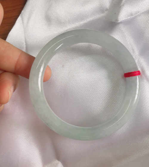 { HÌNH THỰC TẾ } Vòng tay đá cẩm thạch trắng ngò bản đẹp,vân đá tự nhiên,quà tặng tuyệt vời cho người thân