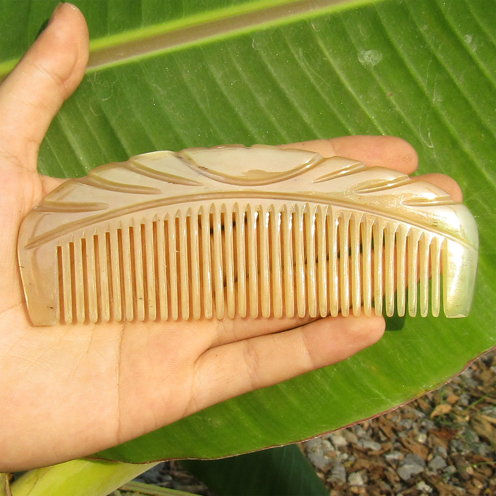 Lược Sừng Cao Cấp Vương Miện