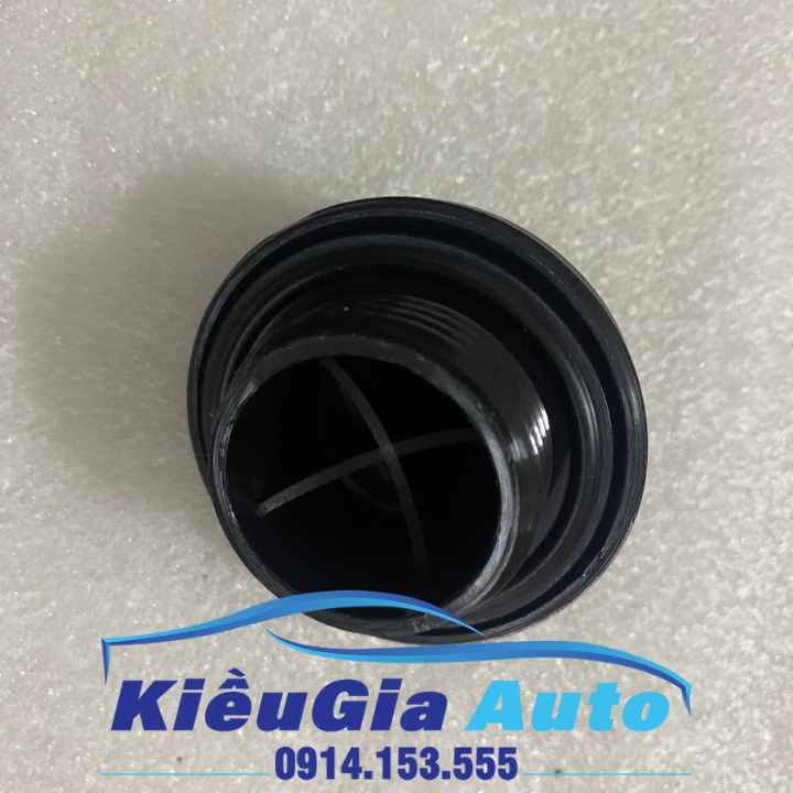 Nắp đổ dầu nhớt toyota hiace 2005-2016 chính hãng