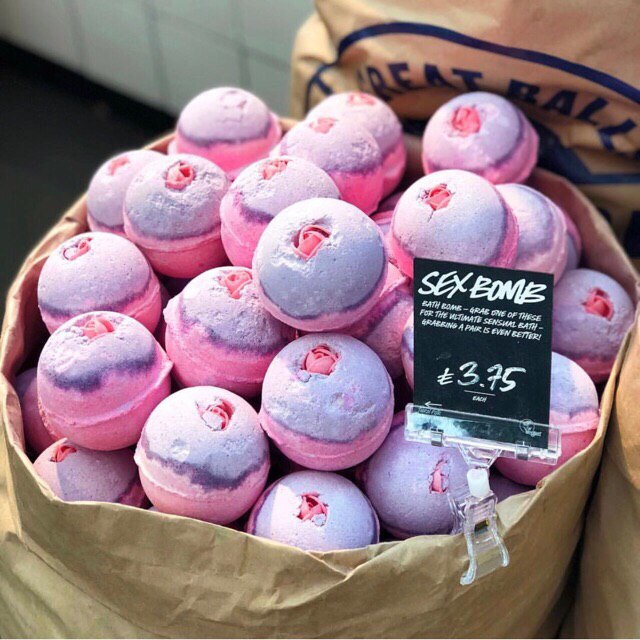 Bom tắm LUSH - S.e.x Bomb bath bomb