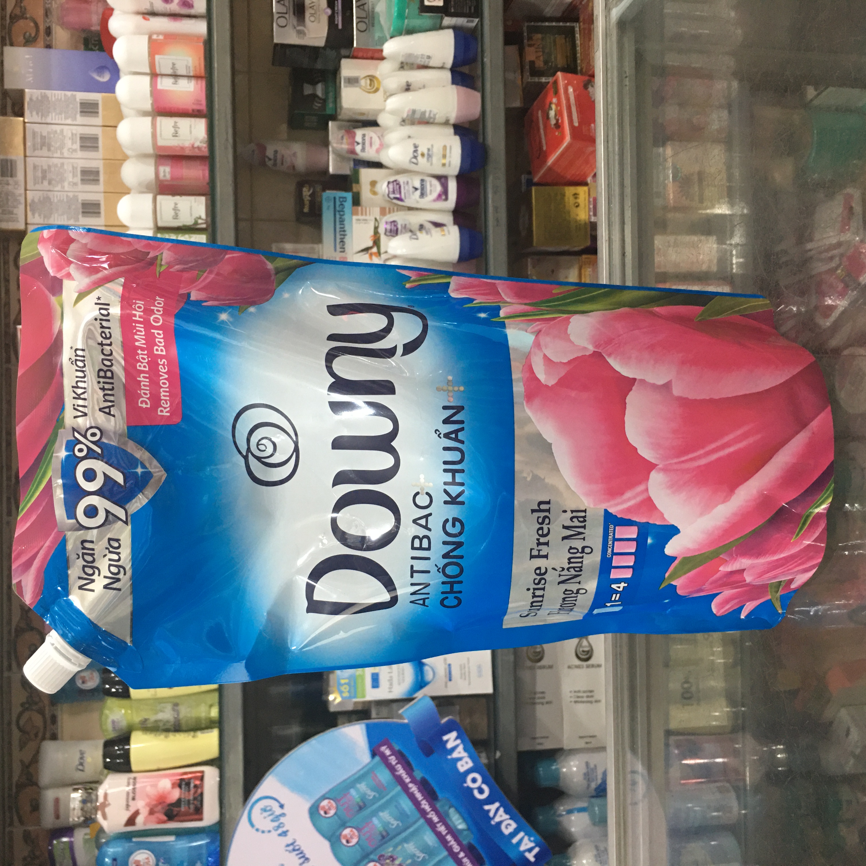 Nước xả vải Downy Đậm đặc Hương Nắng mai 1.5L