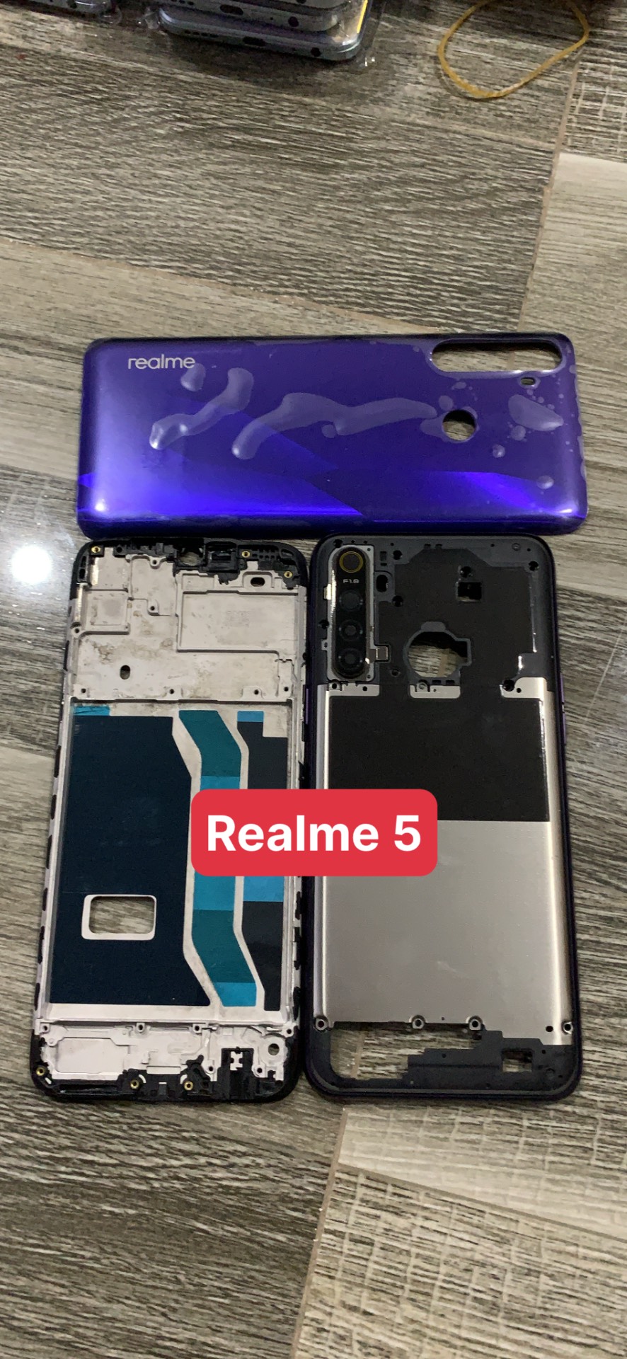 Bộ vỏ realme 5 ( sườn,lưng,maket, phím bấn,kính cam)