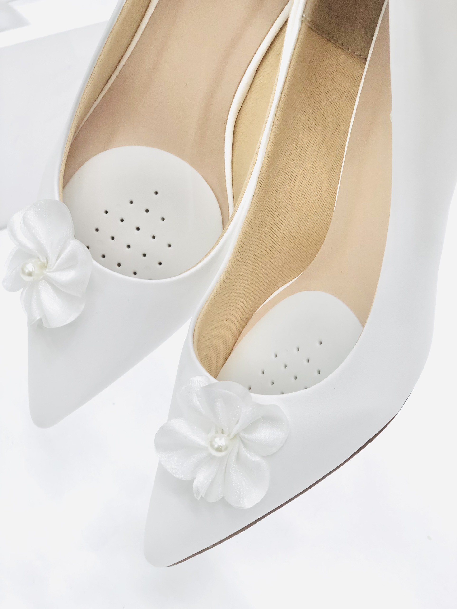  Lót giày nữ lót giày trước mũi và sau gót êm chân. 