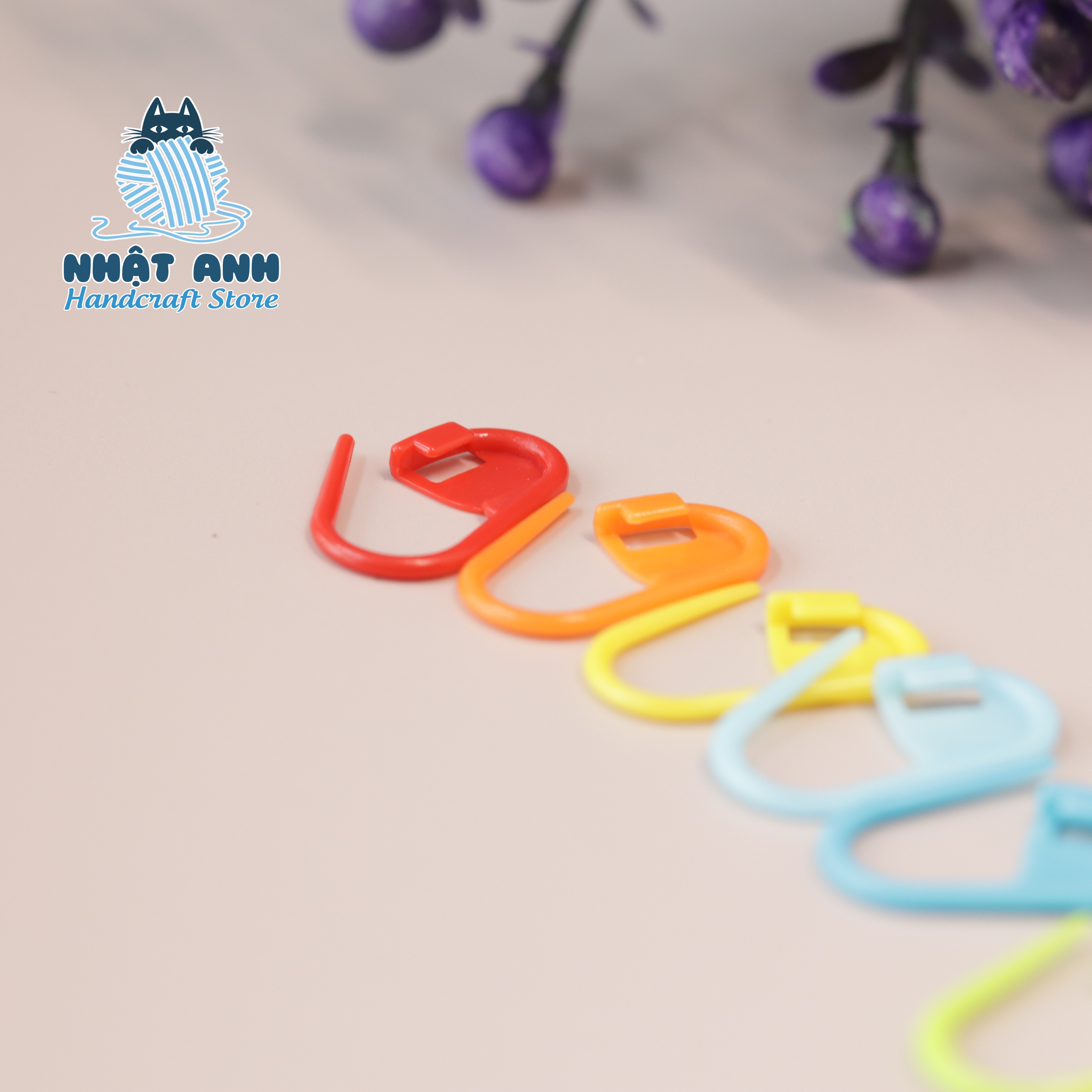 Móc đánh dấu len nhựa nhiều màu - ghim đánh dấu len