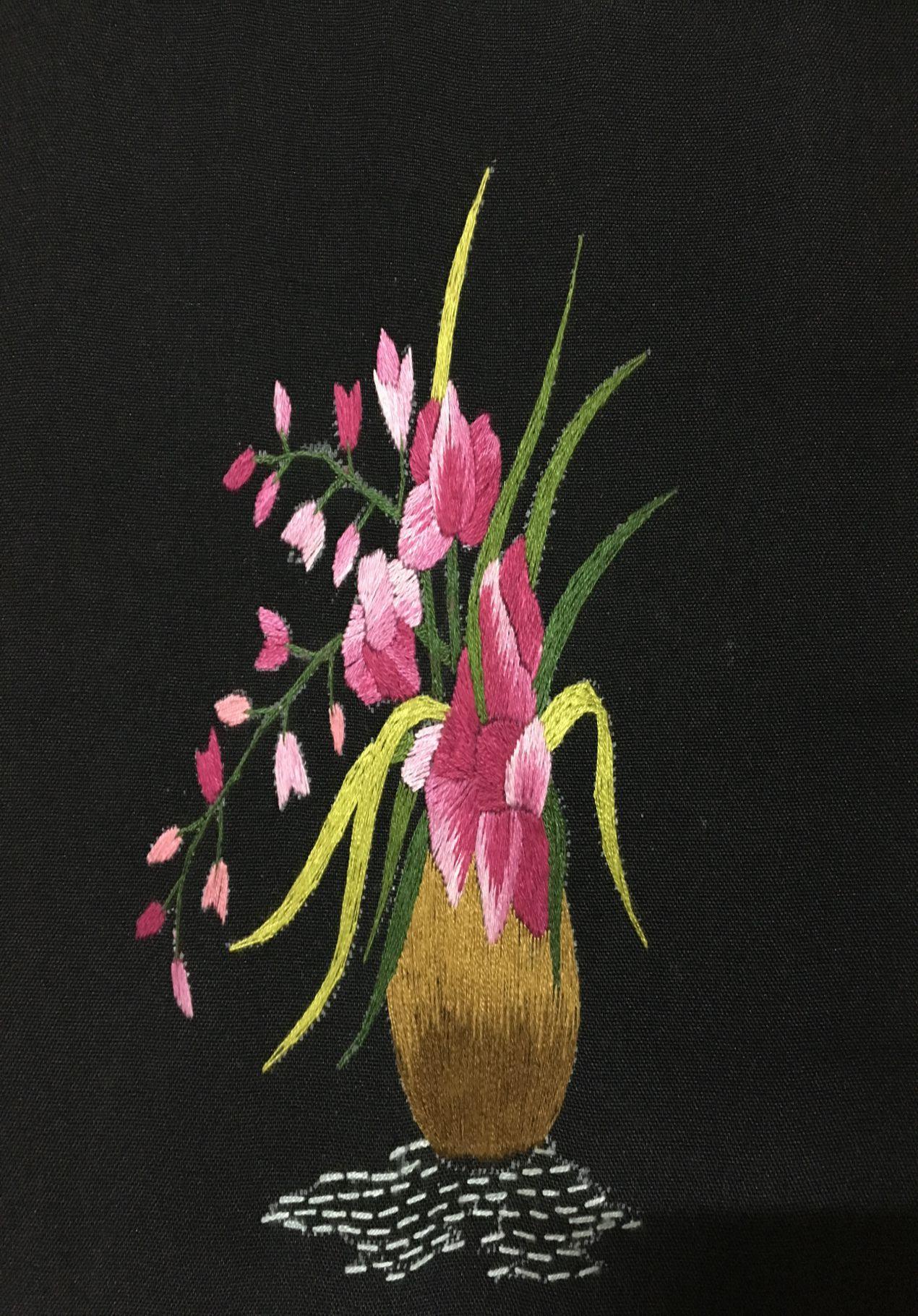 Tranh thêu tay hoa lan hoàn thiện giá rẻ 20x25cm- HOA007