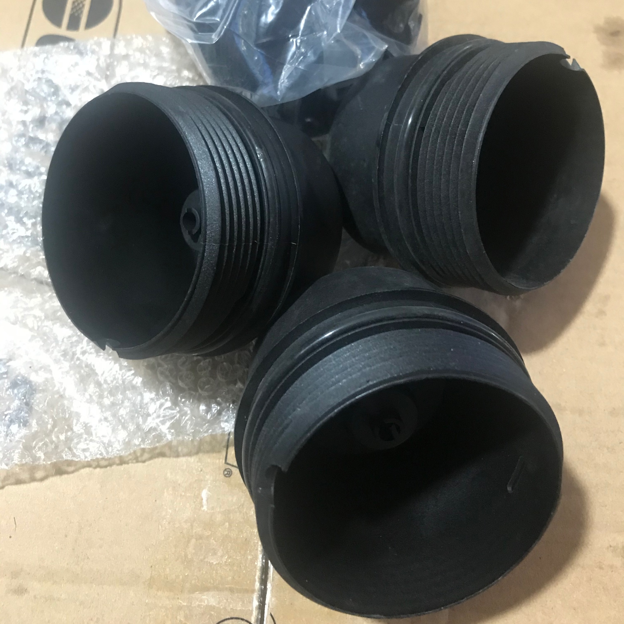 Nắp lọc nhớt ford transit 2010-2020