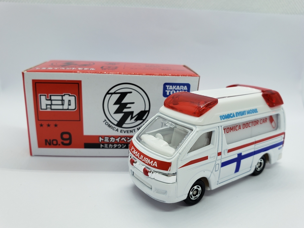 Xe mô hình tomica no.09 event model town doctor car 137451