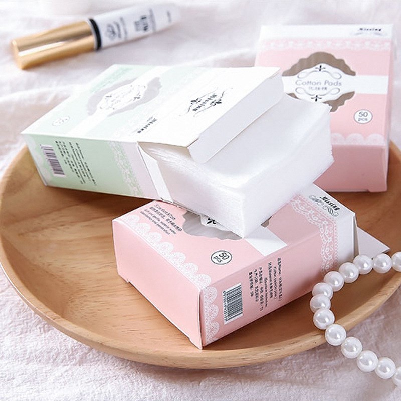 Bông tẩy trang, hộp 50 miếng bông tẩy trang missing