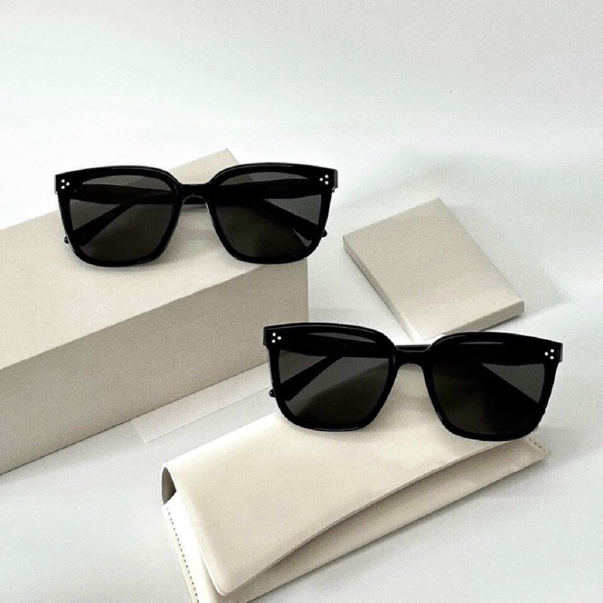 Kính Mát Nam Nữ Chống UV Mắt Kính Râm Thời Trang Mặt Vuông Sang Trọng