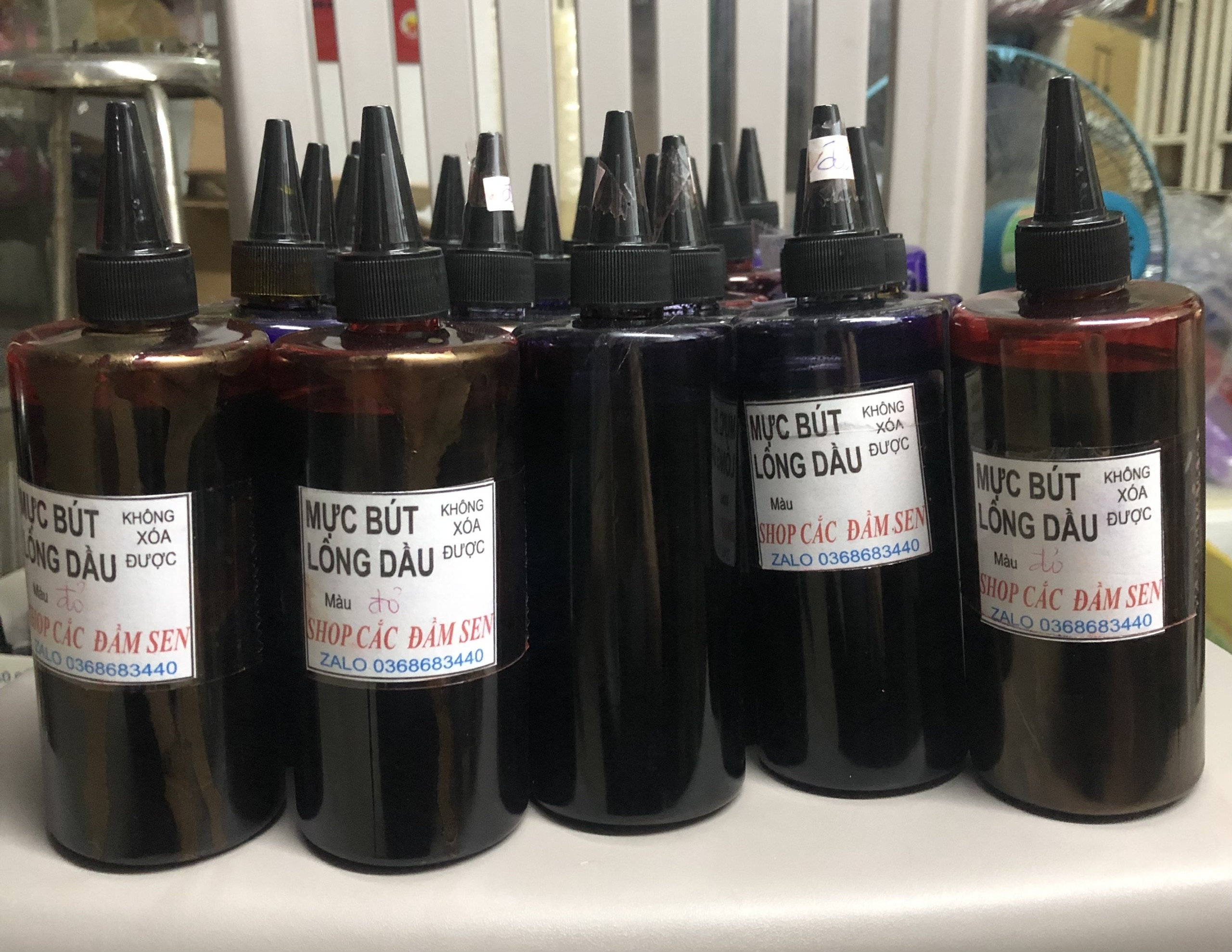 Set 12 chai mực Bút Lông Dầu dùng cho viết bao nilon, chai pet, bao đóng hàng không xóa được CHAI TO CÓ VÒI CHIẾT TIỆN DỤNG