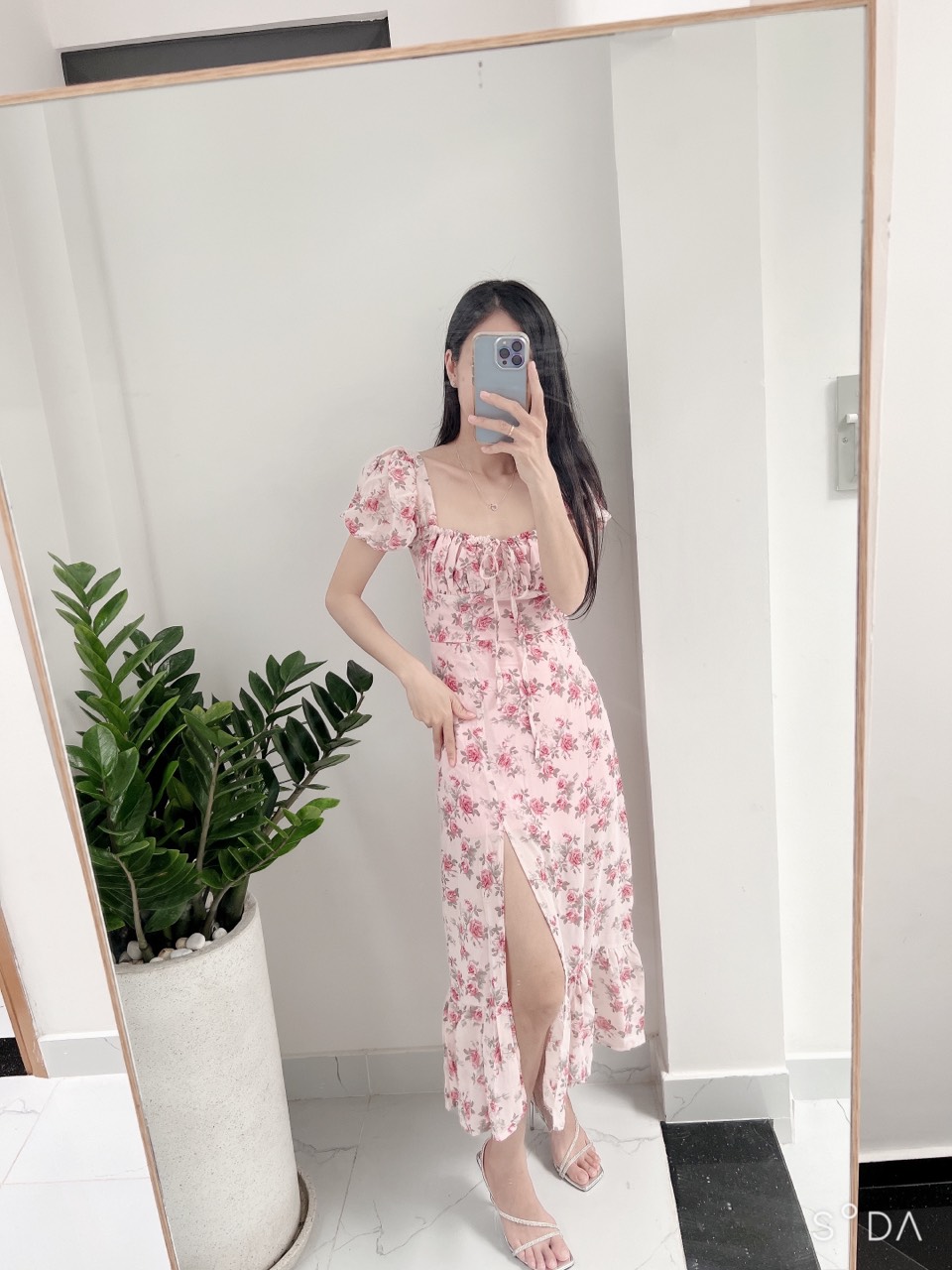 [Ảnh thật] Đầm hoa thêu cổ vuông nhún ngực xẻ tà lai bèo