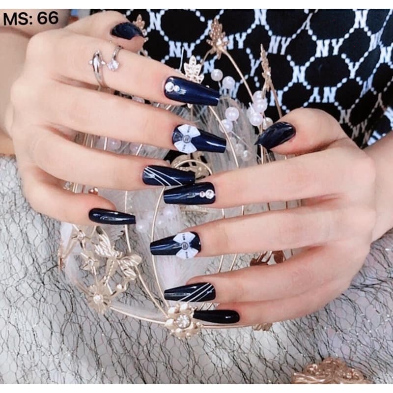 Top 15 màu nail cho da ngăm đen sang chảnh siêu tôn da