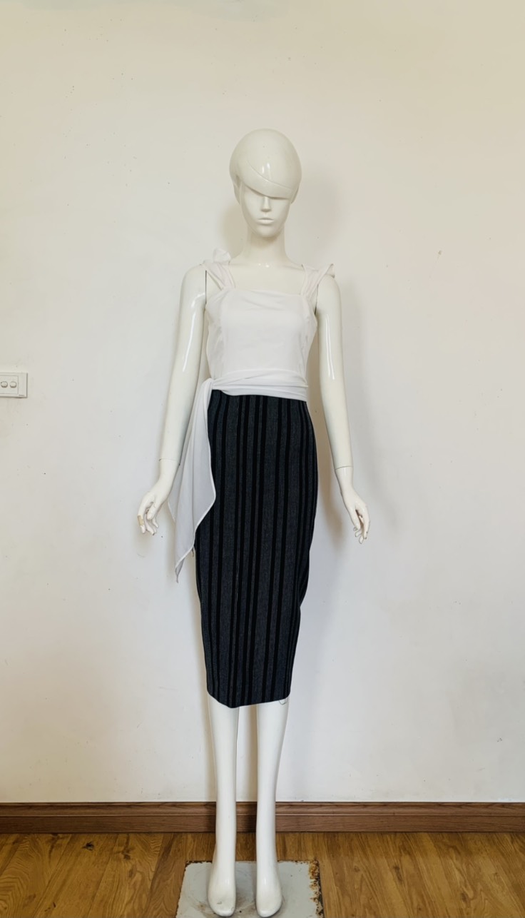 70cm vải co giãn màu đen kẻ sọc trắng chất đẹp may quần, chân váy khổ 1m45