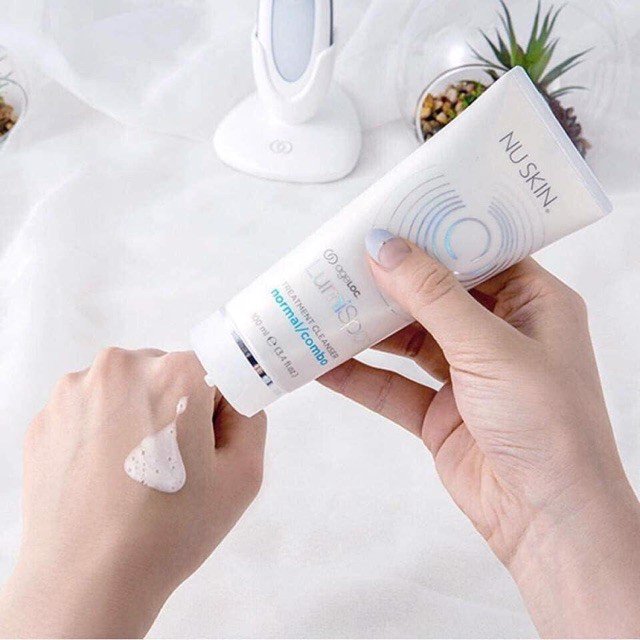 Sữa rửa mặt tinh chất Colagen Lumispa cho da thường