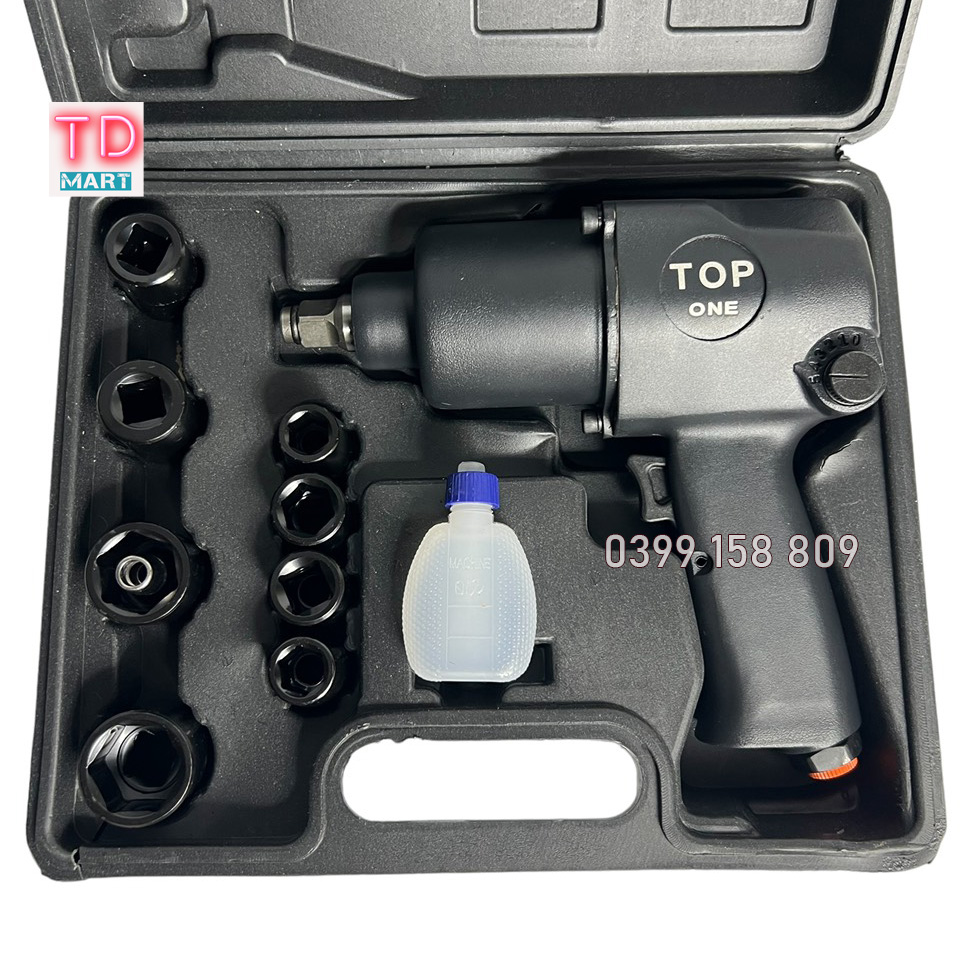 Máy Bắn Ốc Hơi TOP - Made In Taiwan, 2 Búa Tặng kèm 8 đầu khẩu cao cấp, Khả năng xiết bulông Max: 27 mm–Lực xiết Max: 670 N.m–Tốc độ không tải: 7500 v/p–Trọng lượng: 2.7 kg. cả hộp 4.7Kg–Áp lực khí khuyên dùng: 6.2 bar