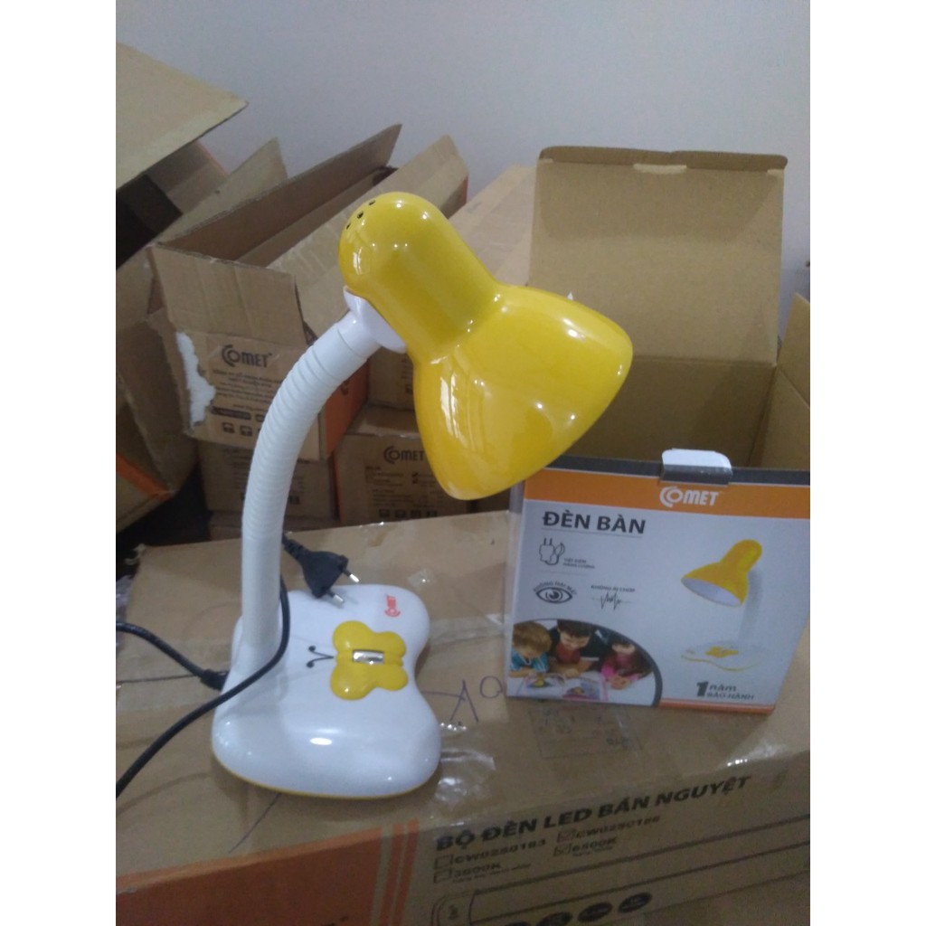 Đèn bàn học comet ct561