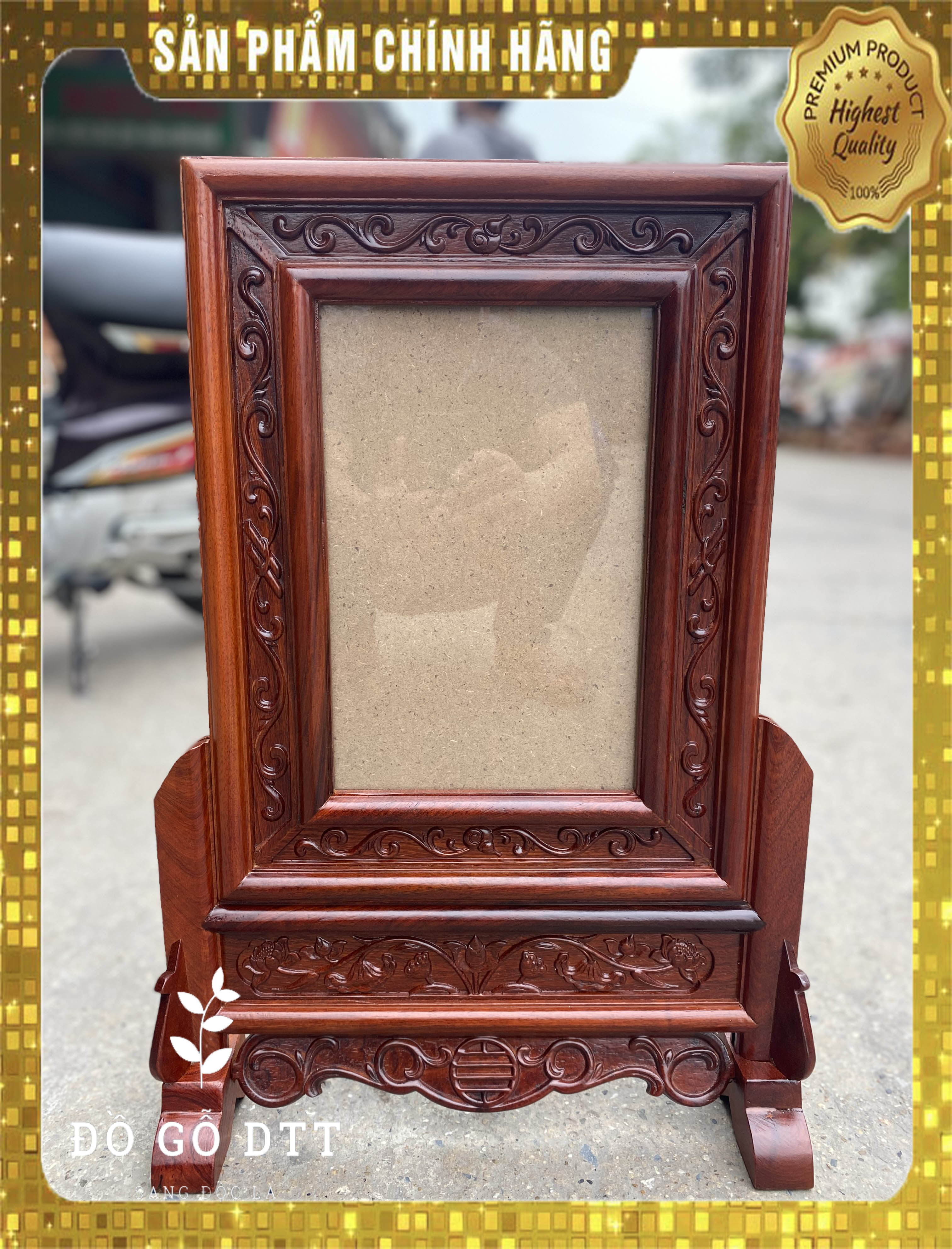 Thư giãn và tâm linh với khung ảnh thờ trạm chiên hoa la tây tại TPHCM. Với chi tiết chạm khắc tinh xảo trên khung gỗ, tạo cho nó một sự nổi bật đậm nét và đẹp mắt.