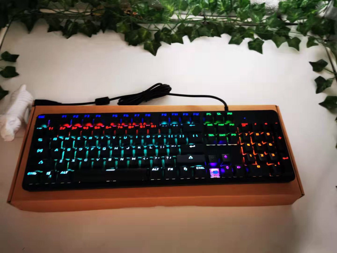 [CÓ VIDEO TEST] Bàn phím cơ Gaming K913 LED RGB kết nối USB 2.0, nhấn 26 phím đồng thời, phím cơ học  tùy chỉnh chiếu sáng theo phím 18 chế độ led RGB